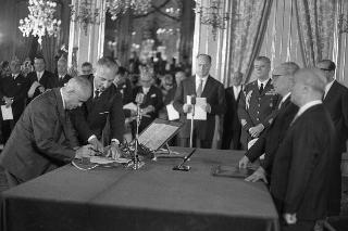 Il Presidente della Repubblica Giovanni Gronchi alla cerimonia di giuramento dei ministri per il  II Governo Fanfani