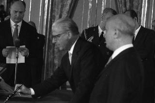 Il Presidente della Repubblica Giovanni Gronchi alla cerimonia di giuramento dei ministri per il  II Governo Fanfani