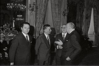 Il Presidente della Repubblica Giovanni Leone durante la Cerimonia del giuramento del nuovo Giudice della Corte costituzionale, Prof. Antonino De Stefano
