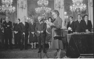 Ricevimento al Palazzo del Quirinale in onore delle Signore del Corpo Diplomatico organizzatrici della Mostra " Natale Oggi " 1975