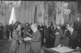 Ricevimento al Palazzo del Quirinale in onore delle Signore del Corpo Diplomatico organizzatrici della Mostra " Natale Oggi " 1975