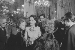 Ricevimento al Palazzo del Quirinale in onore delle Signore del Corpo Diplomatico organizzatrici della Mostra " Natale Oggi " 1975