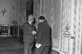 Il Presidente della Repubblica Giovanni Leone incontra l'on. Pasquale Bandiera Presidente dell'Associazione Nazionale Veterani e Reduci Garibaldini