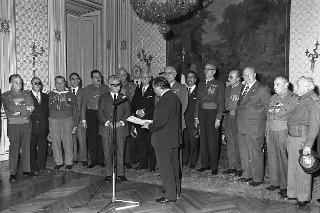 Il Presidente della Repubblica Giovanni Leone incontra l'on. Pasquale Bandiera Presidente dell'Associazione Nazionale Veterani e Reduci Garibaldini