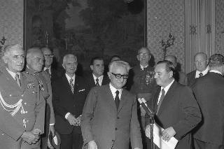 Il Presidente della Repubblica Giovanni Leone incontra l'on. Pasquale Bandiera Presidente dell'Associazione Nazionale Veterani e Reduci Garibaldini