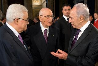 Il Presidente della Repubblica Giorgio Napolitano con Shimon Peres Presidente d'Israele e Mahmoud Abbas, Presidente dell'Autortià Nazionale Palestinese