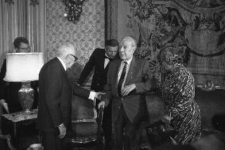 Incontro del Presidente della Repubblica Sandro Pertini con lo scrittore  Jorge Luis Borges