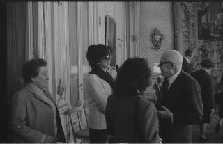Incontro del Presidente della Repubblica Sandro Pertini con una delegazione di donne parlamentari e di esponenti femminili dei partiti politici: in occasione della Giornata della Donna