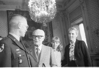 Colazione privata del Presidente della Repubblica Sandro Pertini con il generale James Lee Dozier e la Signora Dozier