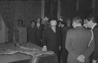 Il Presidente della Repubblica Sandro Pertini con Nyerere, Presidente della Repubblica unita di Tanzania durante la visita di Stato
