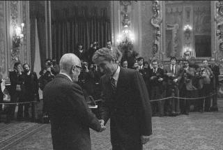 Intervento del Presidente della Repubblica Sandro Pertini alla cerimonia di consegna dei premi &quot;Penna d'oro&quot; e &quot;Libro d'oro&quot;