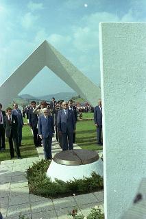 Il Presidente della Repubblica Sandro Pertini durante la visita in Montenegro nella Repubblica Socialista Federativa di Jugoslavia, in occasione del 40° anniversario della costituzione della Divisione Partigiana Italiana &quot;Garibaldi&quot;