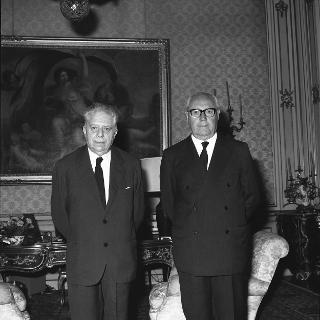Il Presidente della Repubblica Giuseppe Saragat con  Eugenio Montale, colazione offerta in suo onore