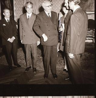 Il Presidente della Repubblica Saragat con Rudolf Kirchschlaeger, Ministro degli affari esteri della Repubblica d'Austria, accompagnato dal Ministro degli esteri Aldo Moro