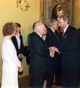 Vertice Mondiale sull'Alimentazione, 16 novembre 1996.  Il Presidente Oscar Luigi Scalfaro con Fidel Castro Ruz, Presidente della Repubblica di Cuba.