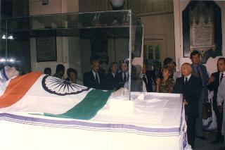 Il Presidente della Repubblica Scalfaro a Calcutta durante la cerimonia funebre in onore di Madre Teresa di Calcutta (11-13 settembre 1997)