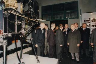 Il Presidente della Repubblica Oscar Luigi Scalfaro rende omaggio ai cento anni del cinema visitando la mostra ''La citta' del cinema'' allestita dall'Ente Cinema all'interno degli stabilimenti di Cinecitta"