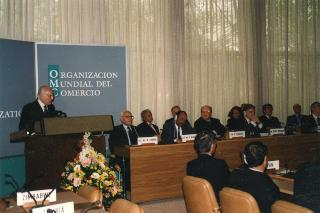 Il Presidente della Repubblica Oscar Luigi Scalfaro presso la sede dell'Organizzazione Mondiale del Commercio durante la visita in Svizzera alle Organizzazioni Internazionali con sede in Ginevra (18-20 aprile 1995)