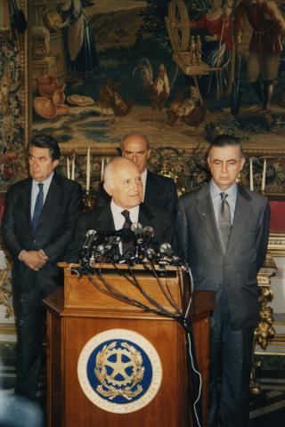 Le dichiarazioni del Presidente della Repubblica Oscar Luigi Scalfaro dopo gli attentati di Roma e Milano del 1993