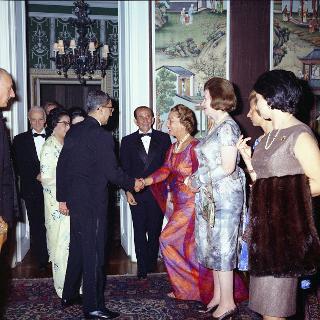 Pranzo in forma privata del Presidente della Repubblica Antonio Segni in onore del Re del Nepal Mahendra Bir Bikram Shah Dev e della regina Ratna Rajya Laxmi