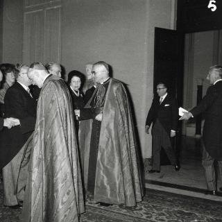 Il Presidente della Repubblica Antonio Segni riceve in udienza i Padri Conciliari partecipanti al Concilio Ecumenico Vaticano II