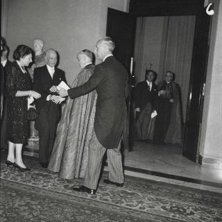 Il Presidente della Repubblica Antonio Segni riceve in udienza i Padri Conciliari partecipanti al Concilio Ecumenico Vaticano II