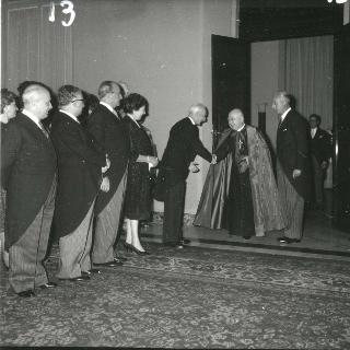 Il Presidente della Repubblica Antonio Segni riceve in udienza i Padri Conciliari partecipanti al Concilio Ecumenico Vaticano II