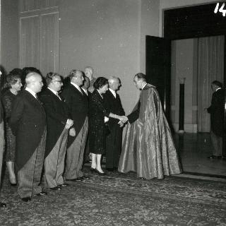 Il Presidente della Repubblica Antonio Segni riceve in udienza i Padri Conciliari partecipanti al Concilio Ecumenico Vaticano II