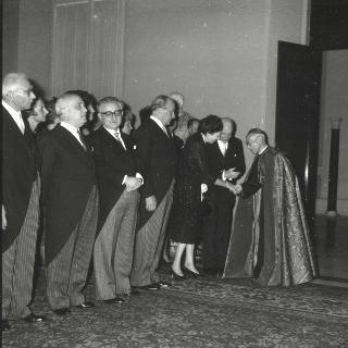 Il Presidente della Repubblica Antonio Segni riceve in udienza i Padri Conciliari partecipanti al Concilio Ecumenico Vaticano II