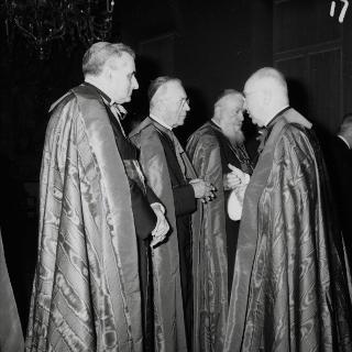 Il Presidente della Repubblica Antonio Segni riceve in udienza i Padri Conciliari partecipanti al Concilio Ecumenico Vaticano II