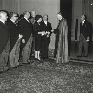 Il Presidente della Repubblica Antonio Segni riceve in udienza i Padri Conciliari partecipanti al Concilio Ecumenico Vaticano II