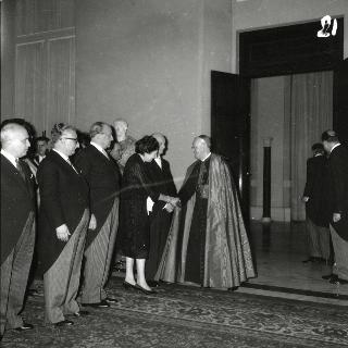 Il Presidente della Repubblica Antonio Segni riceve in udienza i Padri Conciliari partecipanti al Concilio Ecumenico Vaticano II