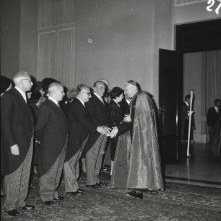Il Presidente della Repubblica Antonio Segni riceve in udienza i Padri Conciliari partecipanti al Concilio Ecumenico Vaticano II