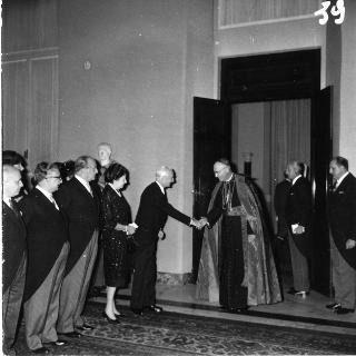 Il Presidente della Repubblica Antonio Segni riceve in udienza i Padri Conciliari partecipanti al Concilio Ecumenico Vaticano II