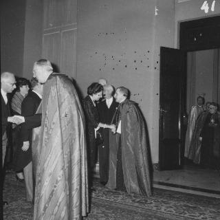 Il Presidente della Repubblica Antonio Segni riceve in udienza i Padri Conciliari partecipanti al Concilio Ecumenico Vaticano II