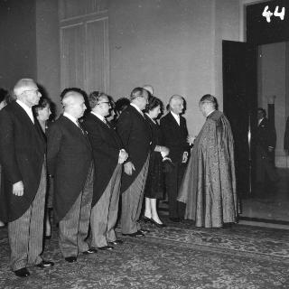 Il Presidente della Repubblica Antonio Segni riceve in udienza i Padri Conciliari partecipanti al Concilio Ecumenico Vaticano II