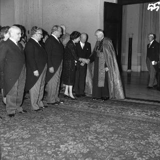 Il Presidente della Repubblica Antonio Segni riceve in udienza i Padri Conciliari partecipanti al Concilio Ecumenico Vaticano II