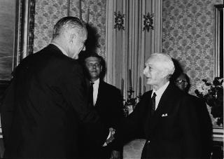 Il Presidente della Repubblica Antonio Segni riceve in visita ufficiale il vice Presidente degli Stati Uniti Lyndon Johnson
