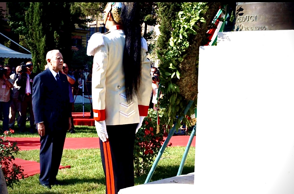 Intervento del Presidente della Repubblica Carlo Azeglio Ciampi all'inaugurazione dell'opera monumentale in memoria delle Vittime del 19 luglio 1943, in occasione del 60° anniversario del bombardamento di Roma, Roma, San Lorenzo, 19 luglio 2003