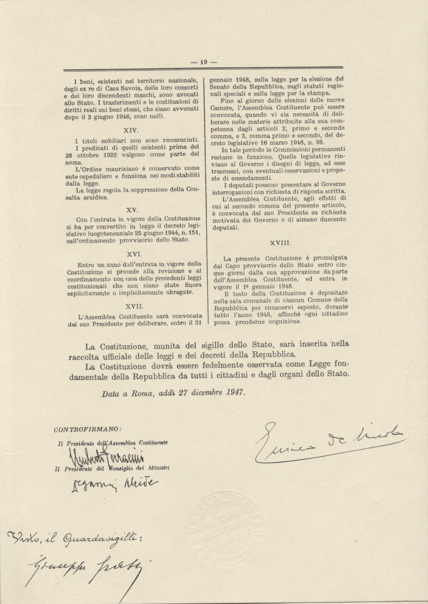 La copia originale della Costituzione con le firme